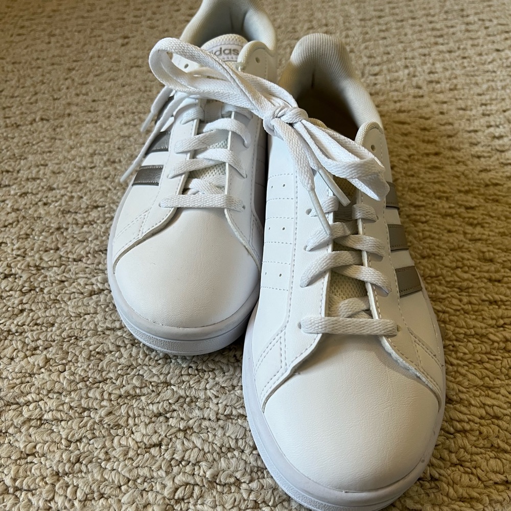 Adidas casual sneakers